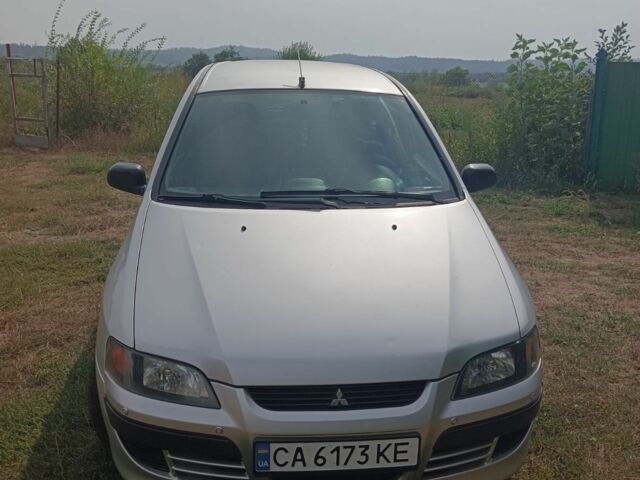 Серый Мицубиси Спейс Стар, объемом двигателя 1.6 л и пробегом 2 тыс. км за 4000 $, фото 1 на Automoto.ua