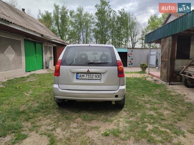 Серый Мицубиси Спейс Стар, объемом двигателя 1.58 л и пробегом 270 тыс. км за 3450 $, фото 3 на Automoto.ua
