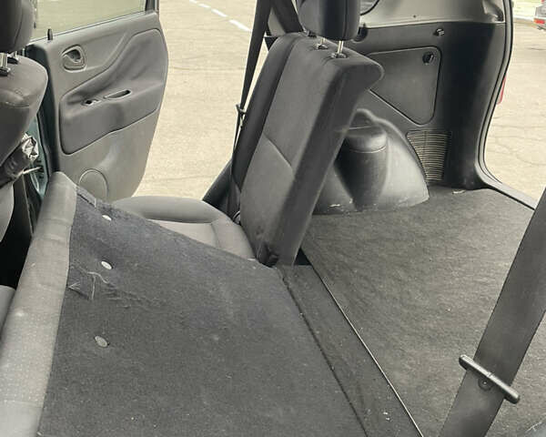 Сірий Міцубісі Спейс Стар, об'ємом двигуна 1.83 л та пробігом 141 тис. км за 4700 $, фото 4 на Automoto.ua