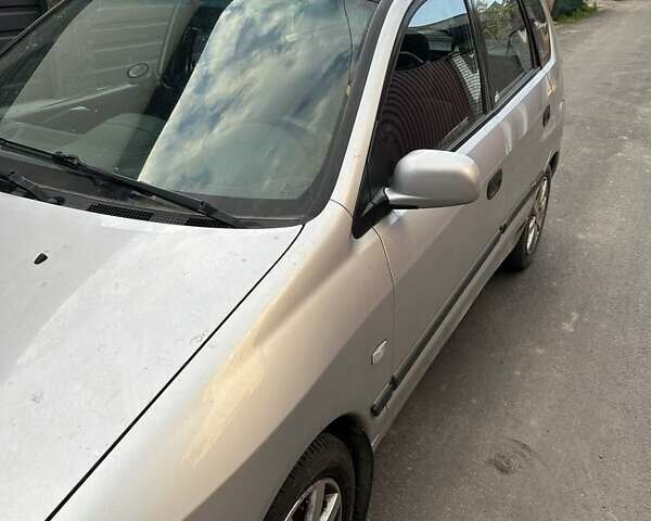 Сірий Міцубісі Спейс Стар, об'ємом двигуна 1.6 л та пробігом 253 тис. км за 4000 $, фото 1 на Automoto.ua