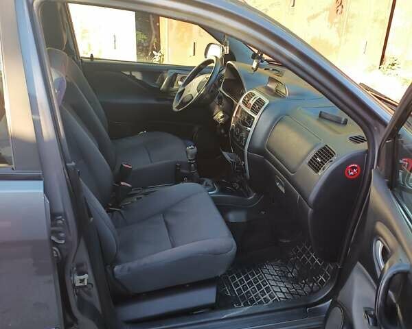 Сірий Міцубісі Спейс Стар, об'ємом двигуна 1.6 л та пробігом 227 тис. км за 3200 $, фото 3 на Automoto.ua