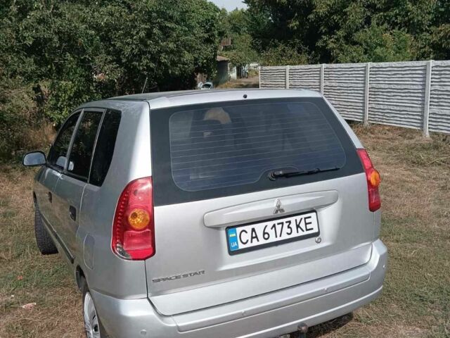 Серый Мицубиси Спейс Стар, объемом двигателя 1.6 л и пробегом 2 тыс. км за 4000 $, фото 3 на Automoto.ua