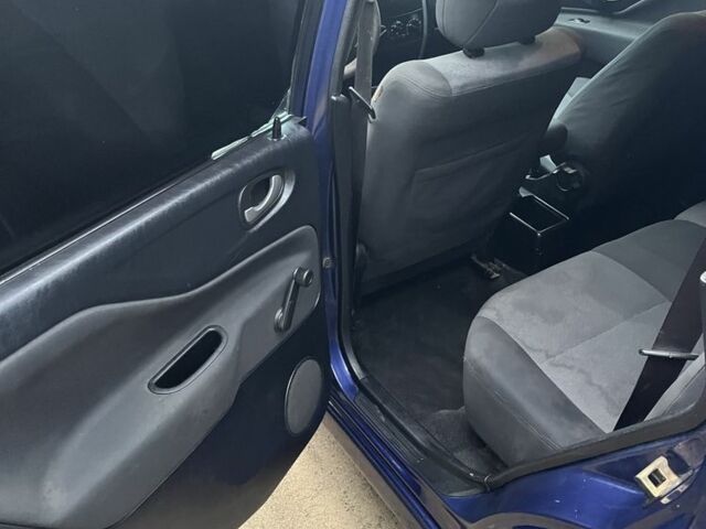 Синий Мицубиси Спейс Стар, объемом двигателя 1.9 л и пробегом 198 тыс. км за 1900 $, фото 10 на Automoto.ua