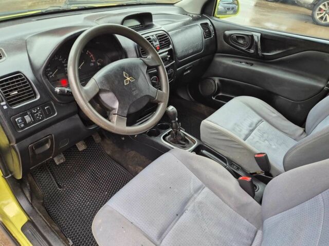 Зеленый Мицубиси Спейс Стар, объемом двигателя 1.6 л и пробегом 200 тыс. км за 2250 $, фото 6 на Automoto.ua