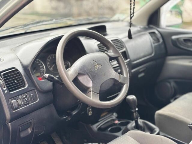 Зелений Міцубісі Спейс Стар, об'ємом двигуна 1.6 л та пробігом 300 тис. км за 1550 $, фото 5 на Automoto.ua