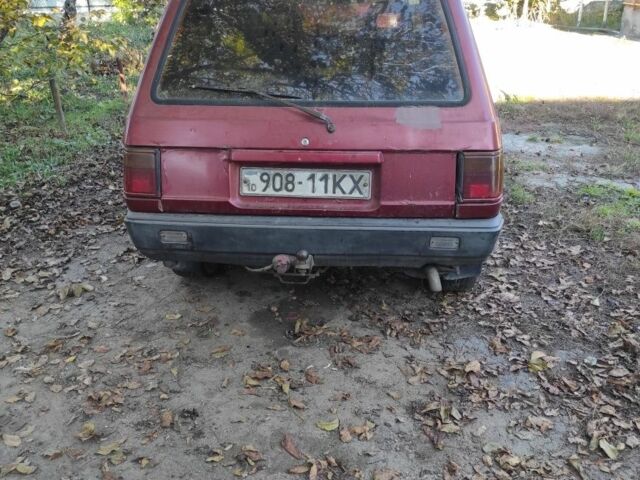 Красный Мицубиси Спейс Вагон, объемом двигателя 1.8 л и пробегом 325 тыс. км за 1150 $, фото 3 на Automoto.ua