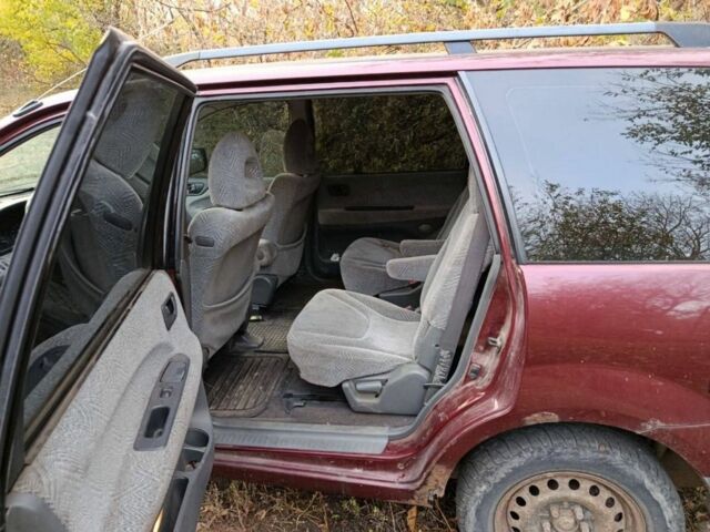 Красный Мицубиси Спейс Вагон, объемом двигателя 2.4 л и пробегом 200 тыс. км за 2944 $, фото 3 на Automoto.ua