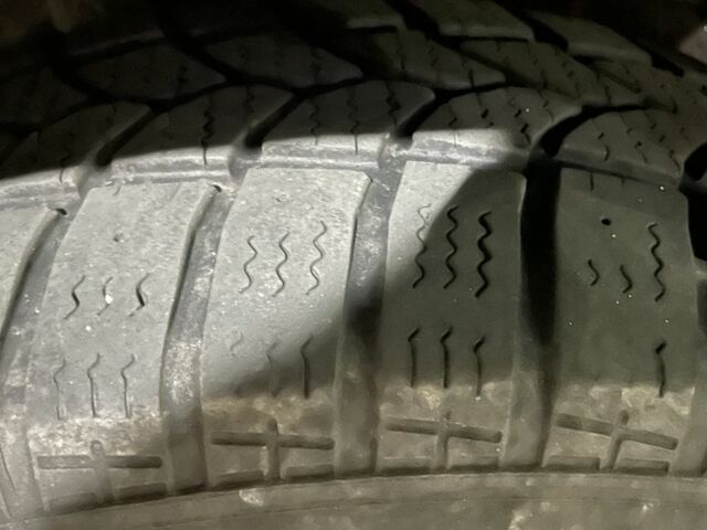 Красный Мицубиси Спейс Вагон, объемом двигателя 2 л и пробегом 300 тыс. км за 1050 $, фото 7 на Automoto.ua