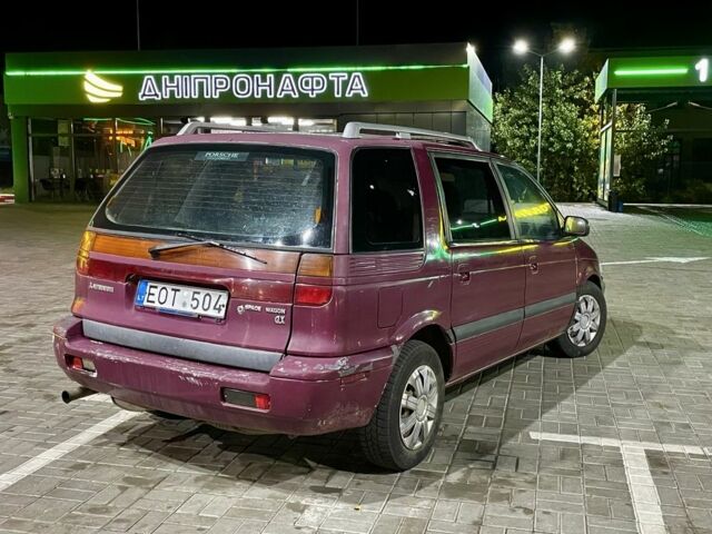 Красный Мицубиси Спейс Вагон, объемом двигателя 2 л и пробегом 300 тыс. км за 1050 $, фото 2 на Automoto.ua