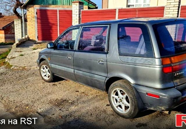 Мицубиси Спейс Вагон, объемом двигателя 2 л и пробегом 210 тыс. км за 2200 $, фото 2 на Automoto.ua