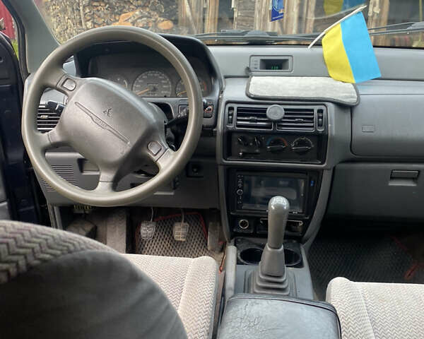 Міцубісі Спейс Вагон, об'ємом двигуна 2 л та пробігом 333 тис. км за 1700 $, фото 6 на Automoto.ua