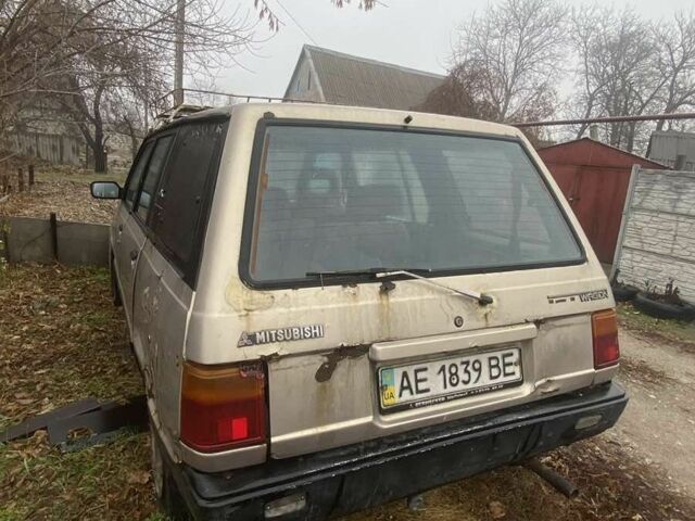 Желтый Мицубиси Спейс Вагон, объемом двигателя 1.8 л и пробегом 400 тыс. км за 15000 $, фото 8 на Automoto.ua