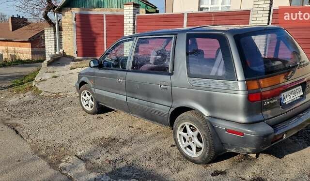 Серый Мицубиси Спейс Вагон, объемом двигателя 1.8 л и пробегом 410 тыс. км за 2000 $, фото 8 на Automoto.ua