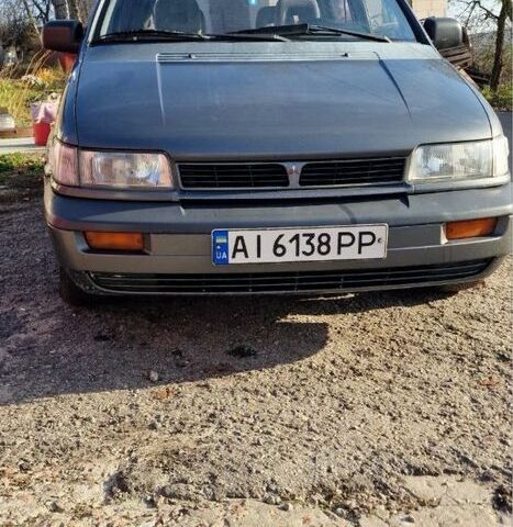 Сірий Міцубісі Спейс Вагон, об'ємом двигуна 1.8 л та пробігом 410 тис. км за 2000 $, фото 1 на Automoto.ua