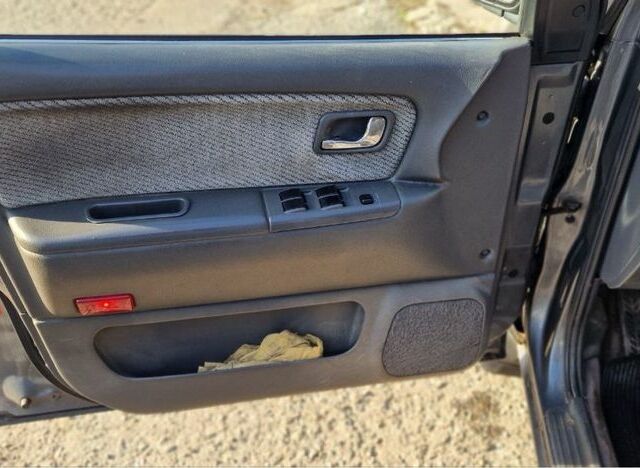 Сірий Міцубісі Спейс Вагон, об'ємом двигуна 1.8 л та пробігом 410 тис. км за 2000 $, фото 12 на Automoto.ua