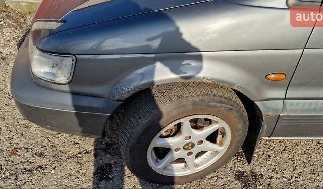 Серый Мицубиси Спейс Вагон, объемом двигателя 1.8 л и пробегом 410 тыс. км за 2000 $, фото 6 на Automoto.ua