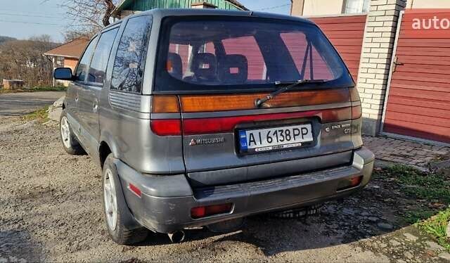 Серый Мицубиси Спейс Вагон, объемом двигателя 1.8 л и пробегом 410 тыс. км за 2000 $, фото 4 на Automoto.ua
