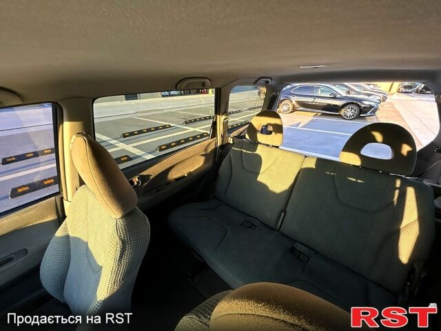 Серый Мицубиси Спейс Вагон, объемом двигателя 2 л и пробегом 394 тыс. км за 4500 $, фото 7 на Automoto.ua