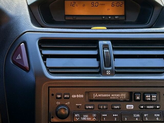 Серый Мицубиси Спейс Вагон, объемом двигателя 2 л и пробегом 394 тыс. км за 4500 $, фото 4 на Automoto.ua