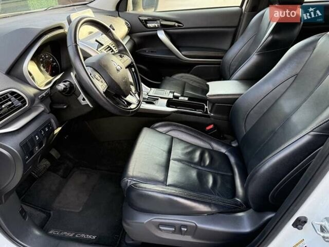 Белый Мицубиси Eclipse Cross, объемом двигателя 1.5 л и пробегом 67 тыс. км за 14400 $, фото 36 на Automoto.ua