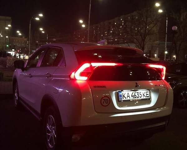 Білий Міцубісі Eclipse Cross, об'ємом двигуна 1.5 л та пробігом 45 тис. км за 18200 $, фото 7 на Automoto.ua