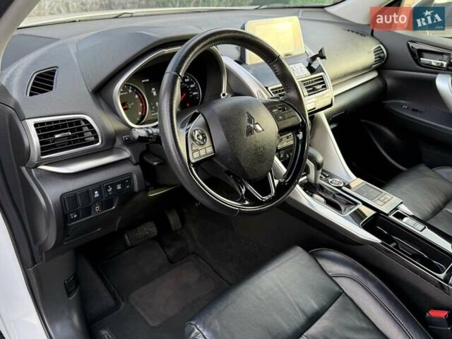Белый Мицубиси Eclipse Cross, объемом двигателя 1.5 л и пробегом 67 тыс. км за 14400 $, фото 40 на Automoto.ua