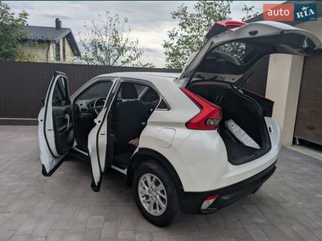 Білий Міцубісі Eclipse Cross, об'ємом двигуна 1.5 л та пробігом 140 тис. км за 14000 $, фото 2 на Automoto.ua