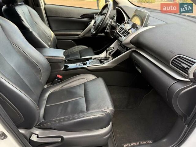 Белый Мицубиси Eclipse Cross, объемом двигателя 1.5 л и пробегом 67 тыс. км за 14400 $, фото 51 на Automoto.ua