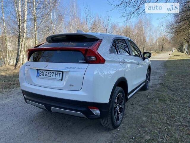 Белый Мицубиси Eclipse Cross, объемом двигателя 1.5 л и пробегом 55 тыс. км за 18700 $, фото 6 на Automoto.ua