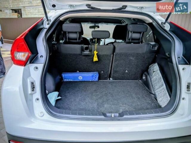 Білий Міцубісі Eclipse Cross, об'ємом двигуна 1.5 л та пробігом 140 тис. км за 14000 $, фото 19 на Automoto.ua