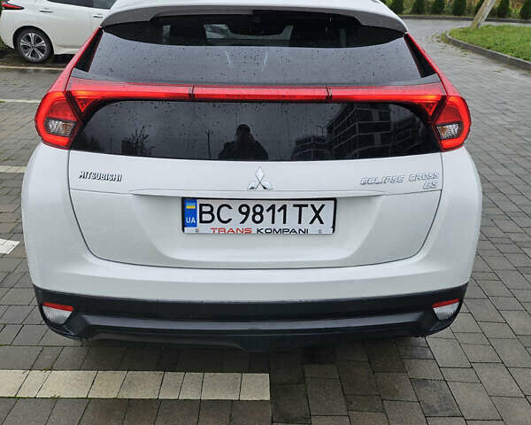 Белый Мицубиси Eclipse Cross, объемом двигателя 1.5 л и пробегом 187 тыс. км за 13999 $, фото 1 на Automoto.ua