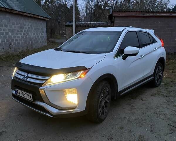 Белый Мицубиси Eclipse Cross, объемом двигателя 1.5 л и пробегом 116 тыс. км за 16600 $, фото 6 на Automoto.ua
