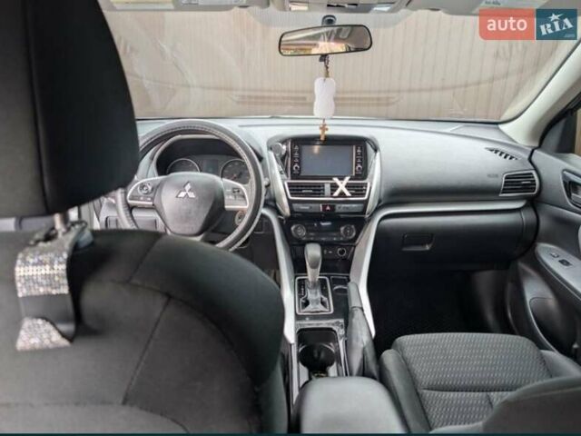 Білий Міцубісі Eclipse Cross, об'ємом двигуна 1.5 л та пробігом 140 тис. км за 14000 $, фото 12 на Automoto.ua