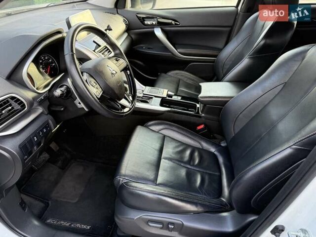 Белый Мицубиси Eclipse Cross, объемом двигателя 1.5 л и пробегом 67 тыс. км за 14400 $, фото 37 на Automoto.ua