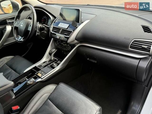 Белый Мицубиси Eclipse Cross, объемом двигателя 1.5 л и пробегом 67 тыс. км за 14400 $, фото 53 на Automoto.ua