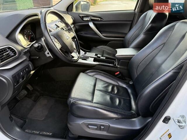 Белый Мицубиси Eclipse Cross, объемом двигателя 1.5 л и пробегом 67 тыс. км за 14400 $, фото 35 на Automoto.ua