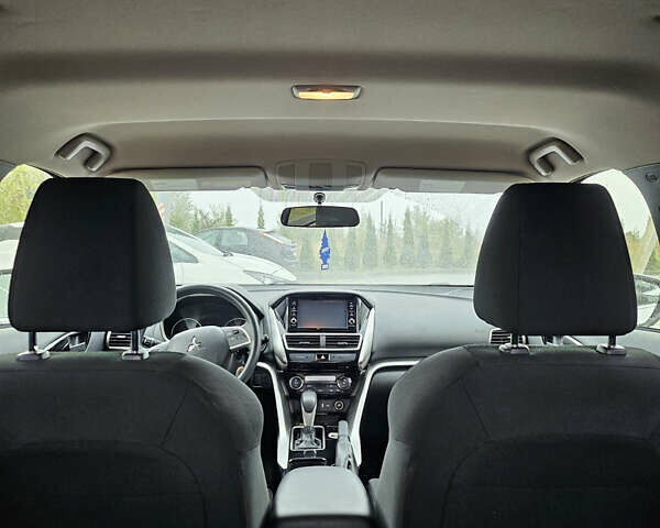 Белый Мицубиси Eclipse Cross, объемом двигателя 1.5 л и пробегом 187 тыс. км за 13999 $, фото 9 на Automoto.ua