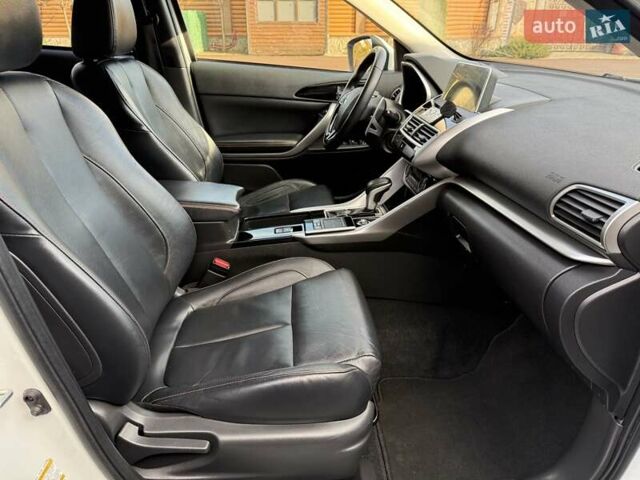 Белый Мицубиси Eclipse Cross, объемом двигателя 1.5 л и пробегом 67 тыс. км за 14400 $, фото 50 на Automoto.ua