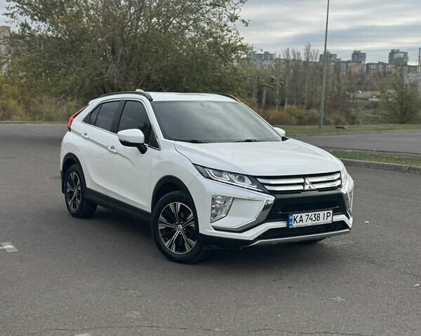 Белый Мицубиси Eclipse Cross, объемом двигателя 1.5 л и пробегом 150 тыс. км за 20300 $, фото 10 на Automoto.ua