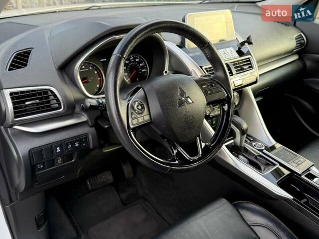 Белый Мицубиси Eclipse Cross, объемом двигателя 1.5 л и пробегом 67 тыс. км за 14400 $, фото 41 на Automoto.ua