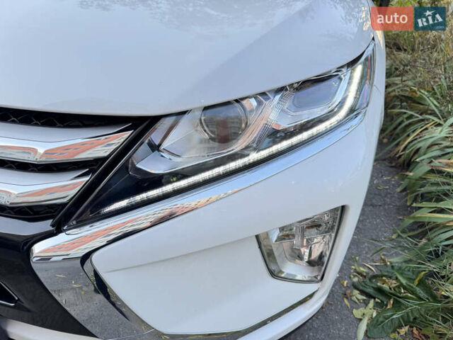 Белый Мицубиси Eclipse Cross, объемом двигателя 1.5 л и пробегом 55 тыс. км за 19300 $, фото 25 на Automoto.ua