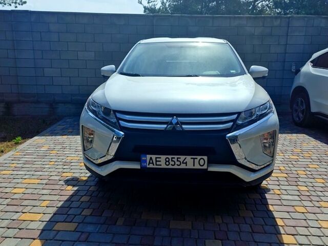 Білий Міцубісі Eclipse Cross, об'ємом двигуна 1.5 л та пробігом 59 тис. км за 16250 $, фото 1 на Automoto.ua