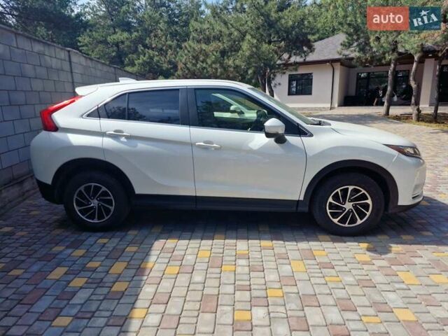 Белый Мицубиси Eclipse Cross, объемом двигателя 1.5 л и пробегом 59 тыс. км за 15500 $, фото 4 на Automoto.ua
