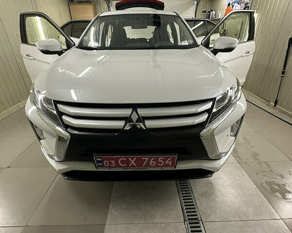 Білий Міцубісі Eclipse Cross, об'ємом двигуна 0 л та пробігом 32 тис. км за 16800 $, фото 15 на Automoto.ua