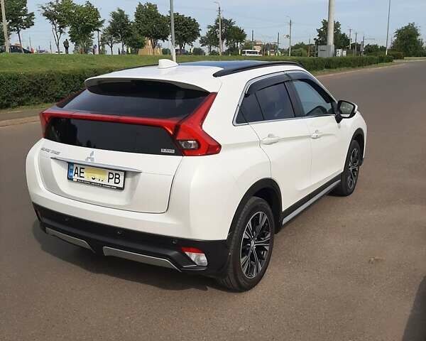 Белый Мицубиси Eclipse Cross, объемом двигателя 1.5 л и пробегом 60 тыс. км за 24000 $, фото 4 на Automoto.ua