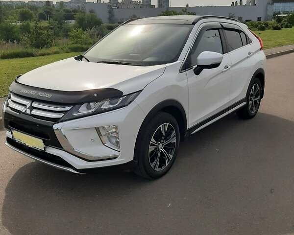 Білий Міцубісі Eclipse Cross, об'ємом двигуна 1.5 л та пробігом 60 тис. км за 24000 $, фото 5 на Automoto.ua