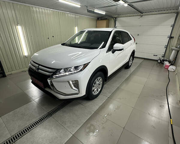 Белый Мицубиси Eclipse Cross, объемом двигателя 0 л и пробегом 32 тыс. км за 16800 $, фото 20 на Automoto.ua