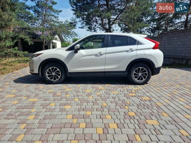 Белый Мицубиси Eclipse Cross, объемом двигателя 1.5 л и пробегом 59 тыс. км за 15500 $, фото 5 на Automoto.ua