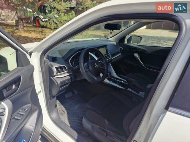 Белый Мицубиси Eclipse Cross, объемом двигателя 1.5 л и пробегом 59 тыс. км за 15500 $, фото 19 на Automoto.ua