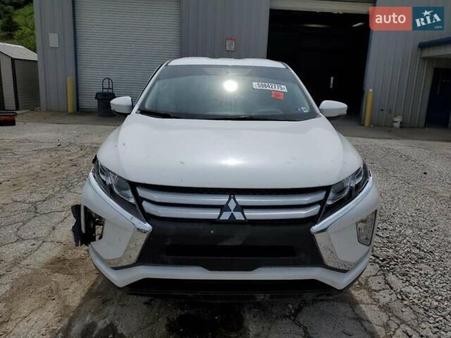 Білий Міцубісі Eclipse Cross, об'ємом двигуна 1.5 л та пробігом 105 тис. км за 3000 $, фото 4 на Automoto.ua